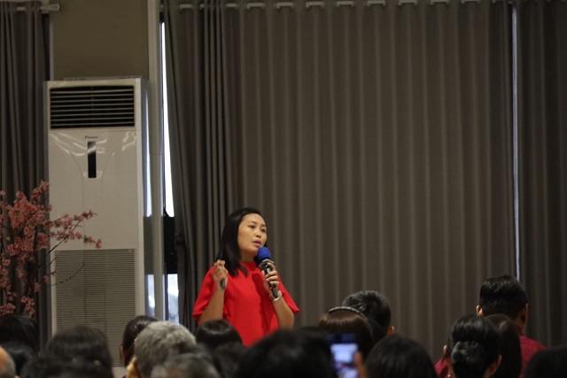 PAKAIKak Filipita Binatin membawakan materi Pertemuan 2_1
